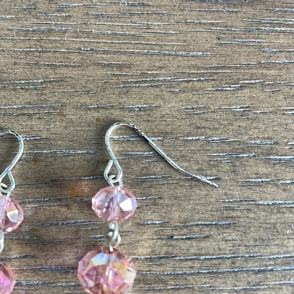 Pink layered necklace and dangle earring set - Picture 4 of 5